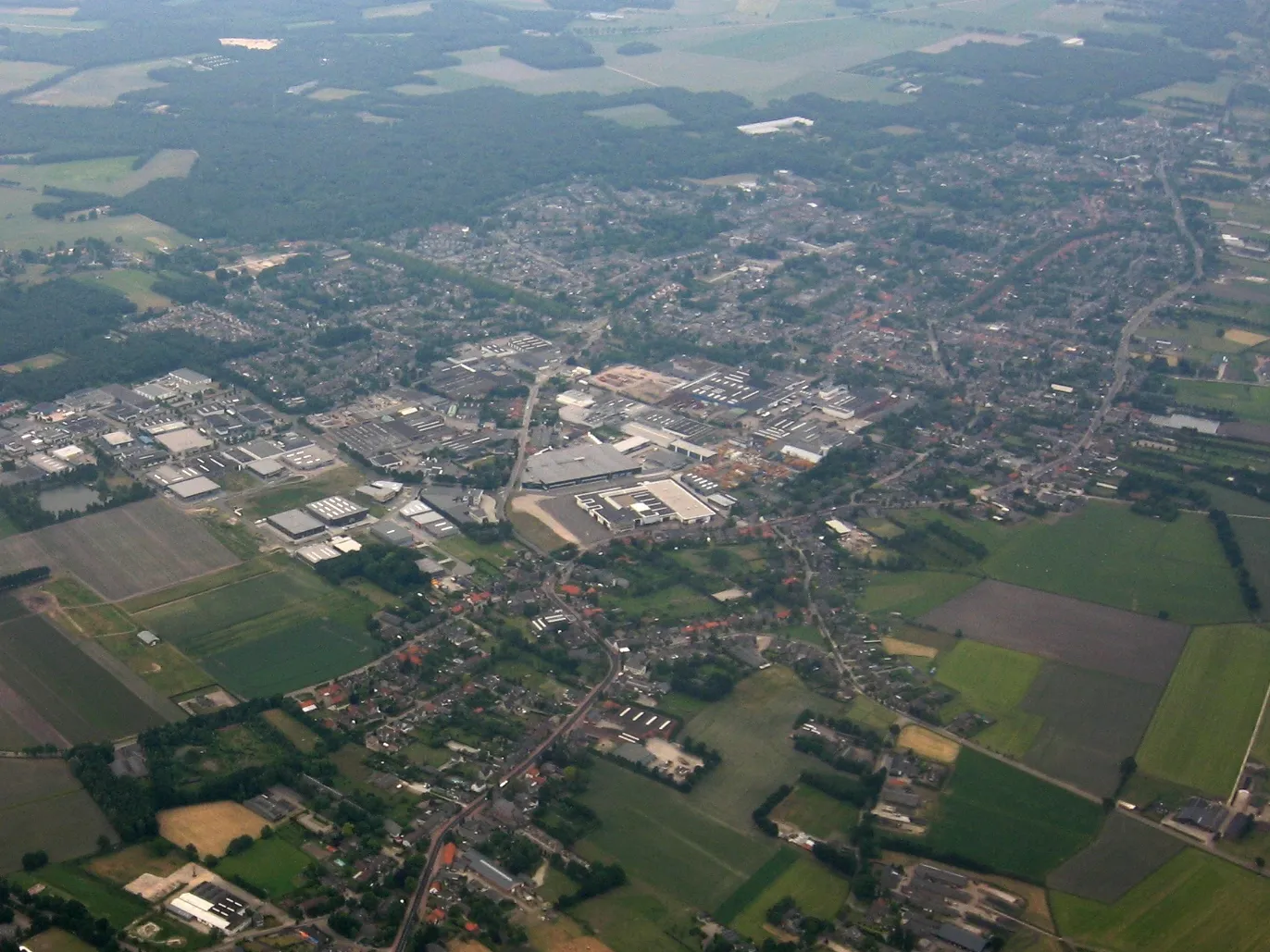 Luchtaanzicht van de plaats Bergeijk. 